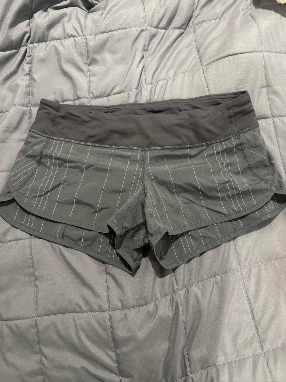 Lululemon Run Speed Short Black White Pinstripe Reflective Running Shorts Size 8